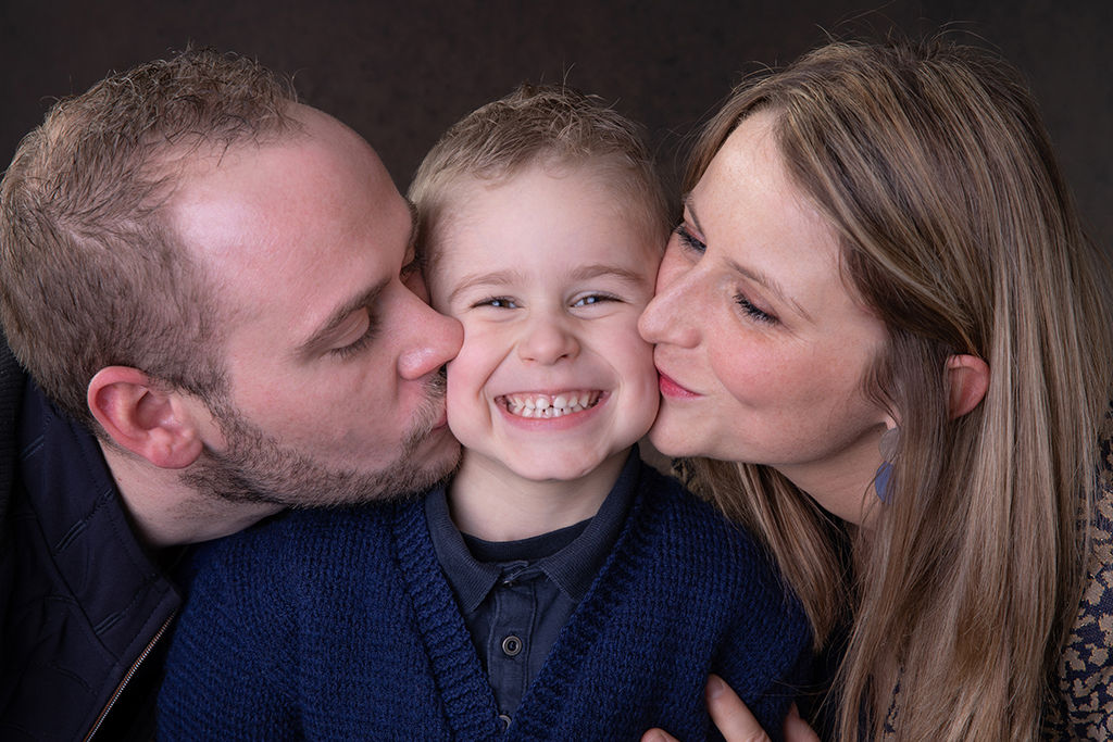 séance-photo-famille-parents-enfant-studio-melody-bucci-photographe-lens-la-bassée-lille-béthune-auchy-les-minestest2